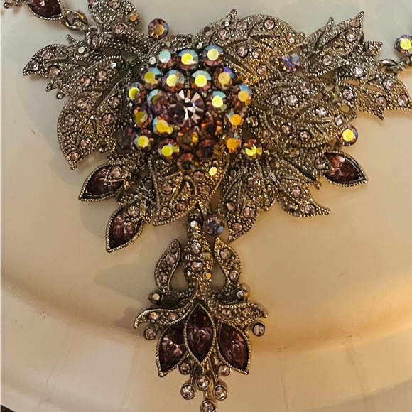 Statement silver plated necklace and clip on earrings set w/lavendar crystals - Picture 5 of 14